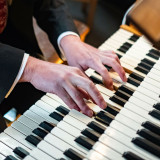 Organist an der Orgel Organist an der Orgel